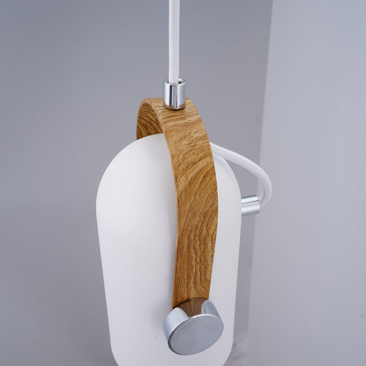 Wykwintna lampa wisząca w stylu marynistycznym do salonów i loftów