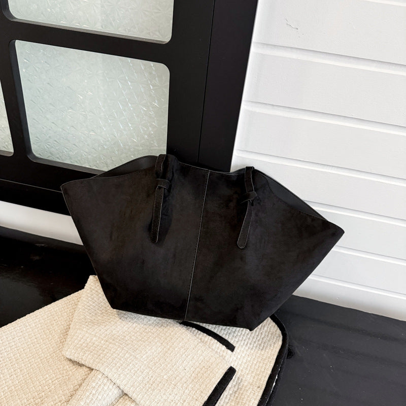 Zamszowa torba oversize