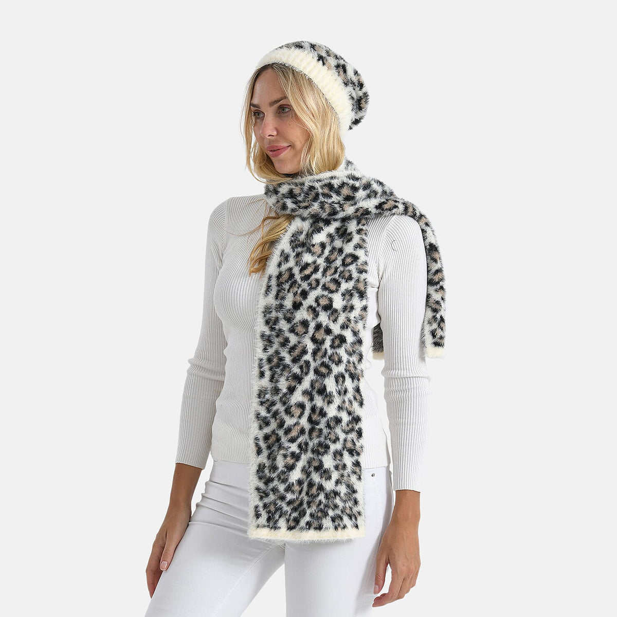 Zestaw damski Styled By: szalik i czapka w panterkę – 2-częściowe akcesoria zimowe