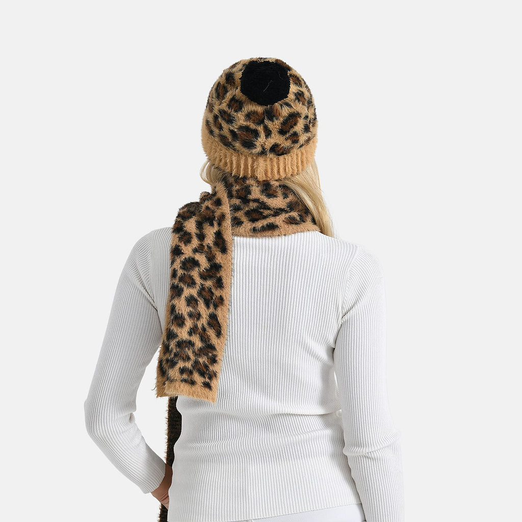 Zestaw damski Styled By: szalik i czapka w panterkę – 2-częściowe akcesoria zimowe