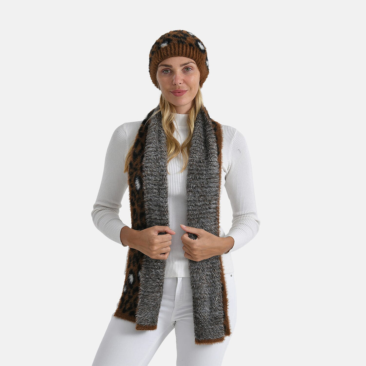 Zestaw damski Styled By: szalik i czapka w panterkę – 2-częściowe akcesoria zimowe