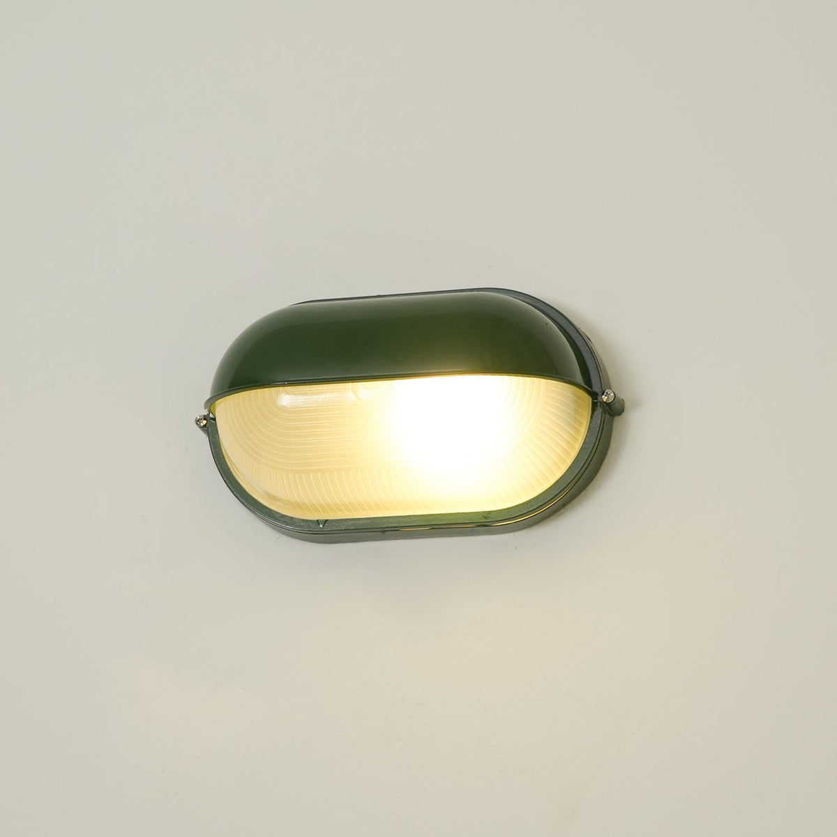 Zewnętrzna przemysłowa lampa ścienna typu bulkhead Owalny design odporny na warunki atmosferyczne