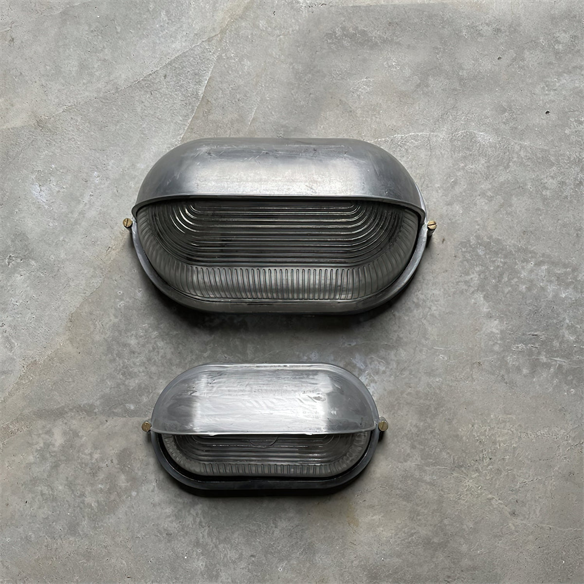 Zewnętrzna przemysłowa lampa ścienna typu bulkhead Owalny design odporny na warunki atmosferyczne