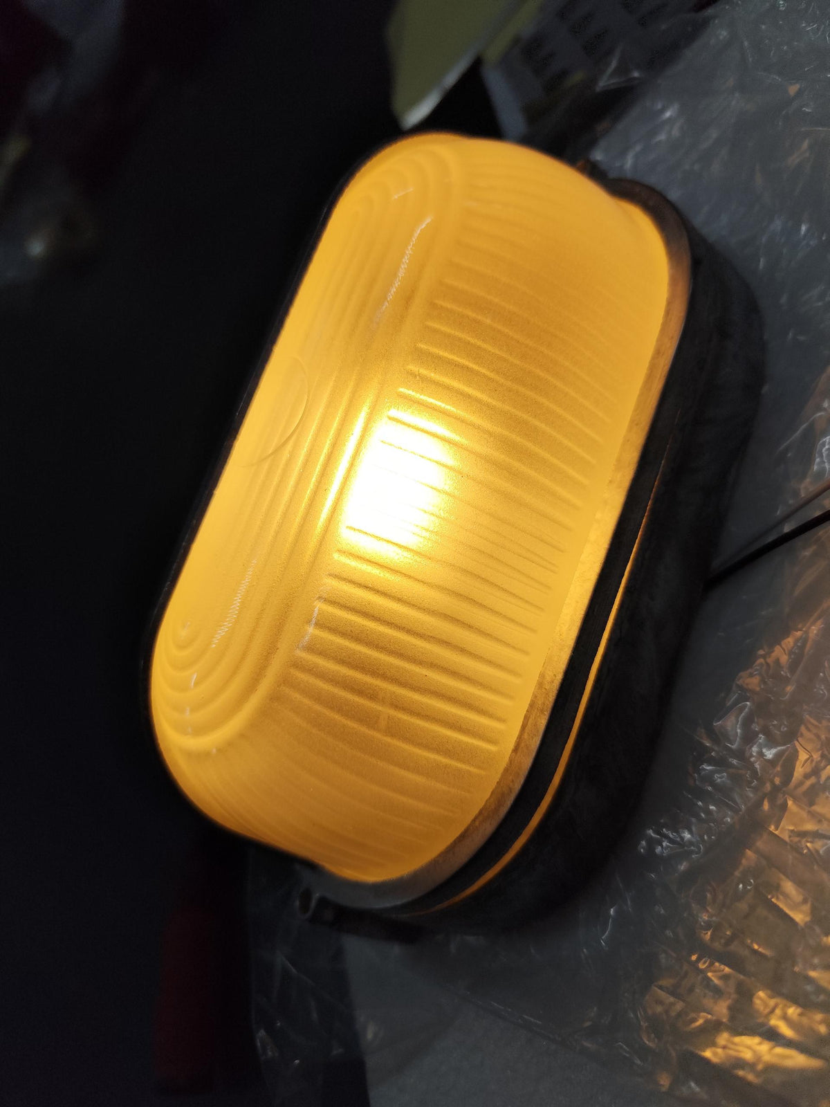 Zewnętrzna przemysłowa lampa ścienna typu bulkhead Owalny design odporny na warunki atmosferyczne