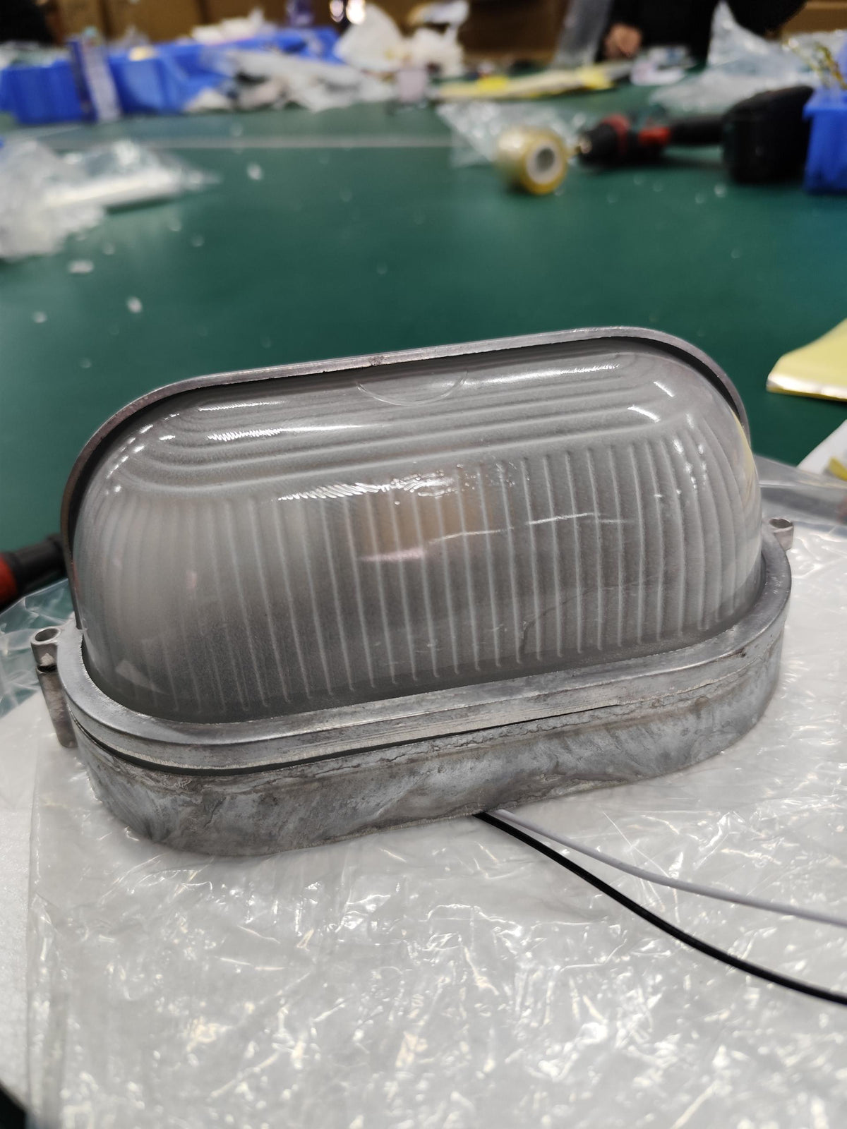 Zewnętrzna przemysłowa lampa ścienna typu bulkhead Owalny design odporny na warunki atmosferyczne